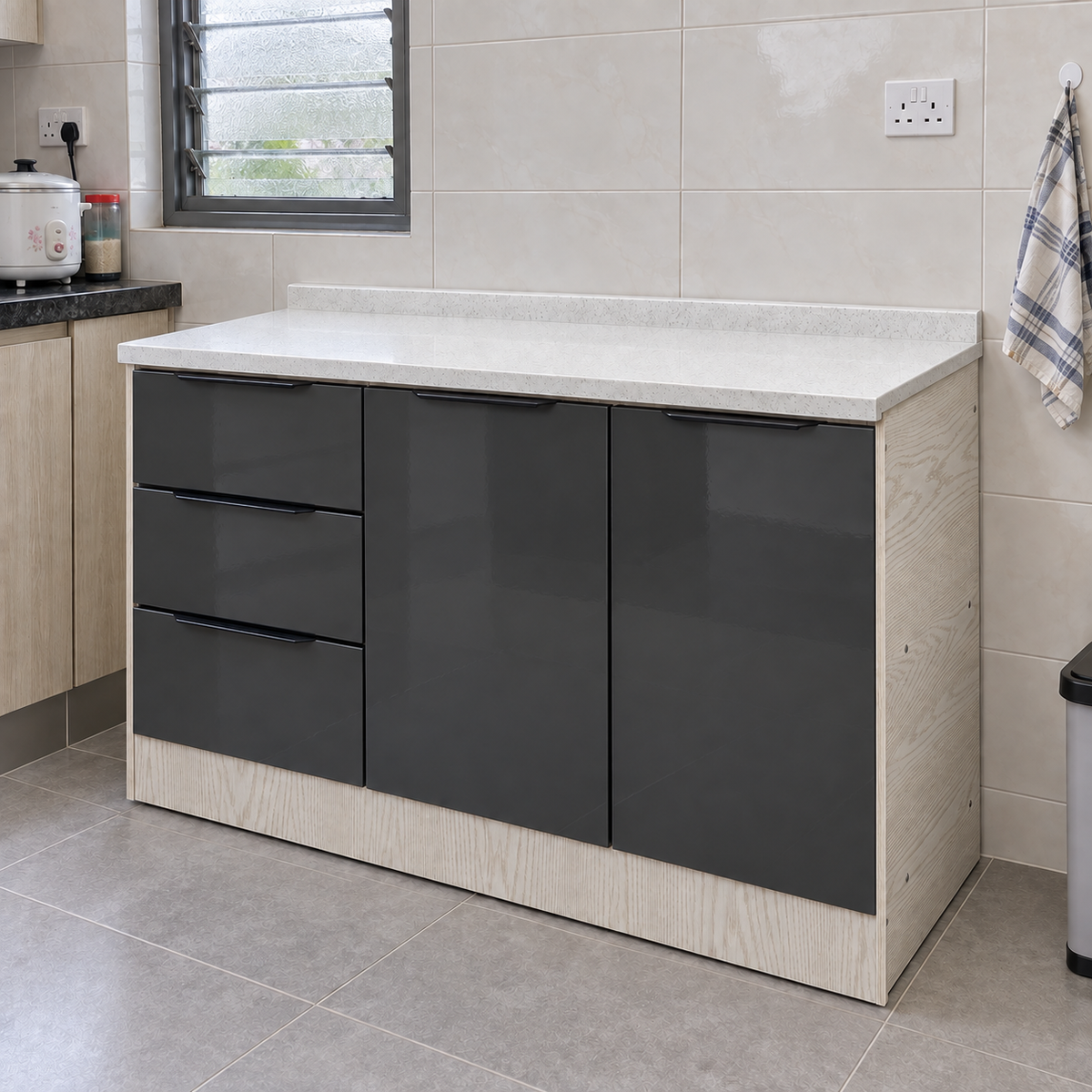 Gloss Kitchen Cabinet with Drawers – 120 cm, lifestyle view