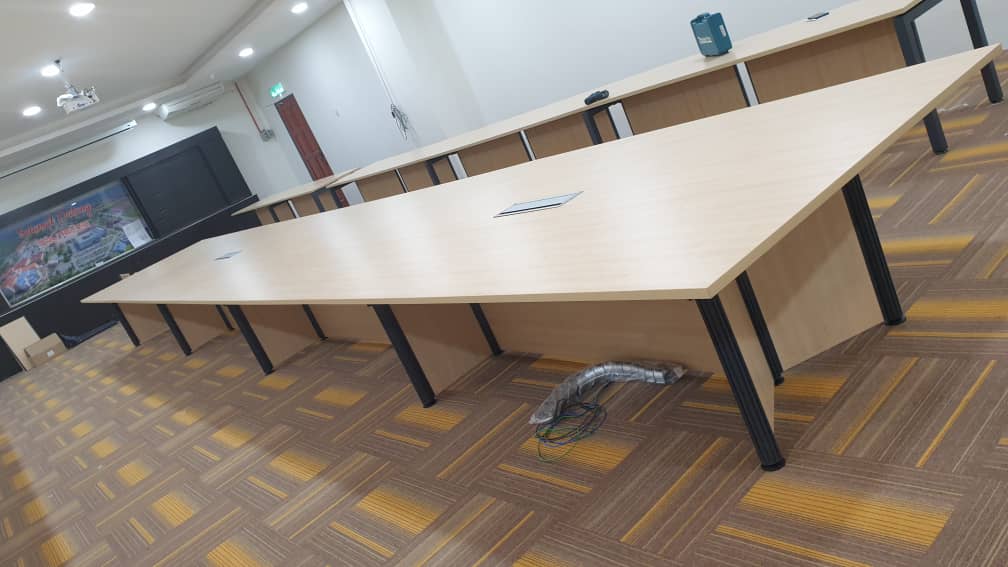 Pole Leg Conference Table - Lian Star