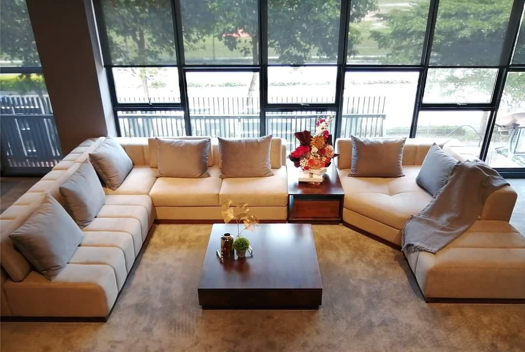 RHANOS Sectional Sofa