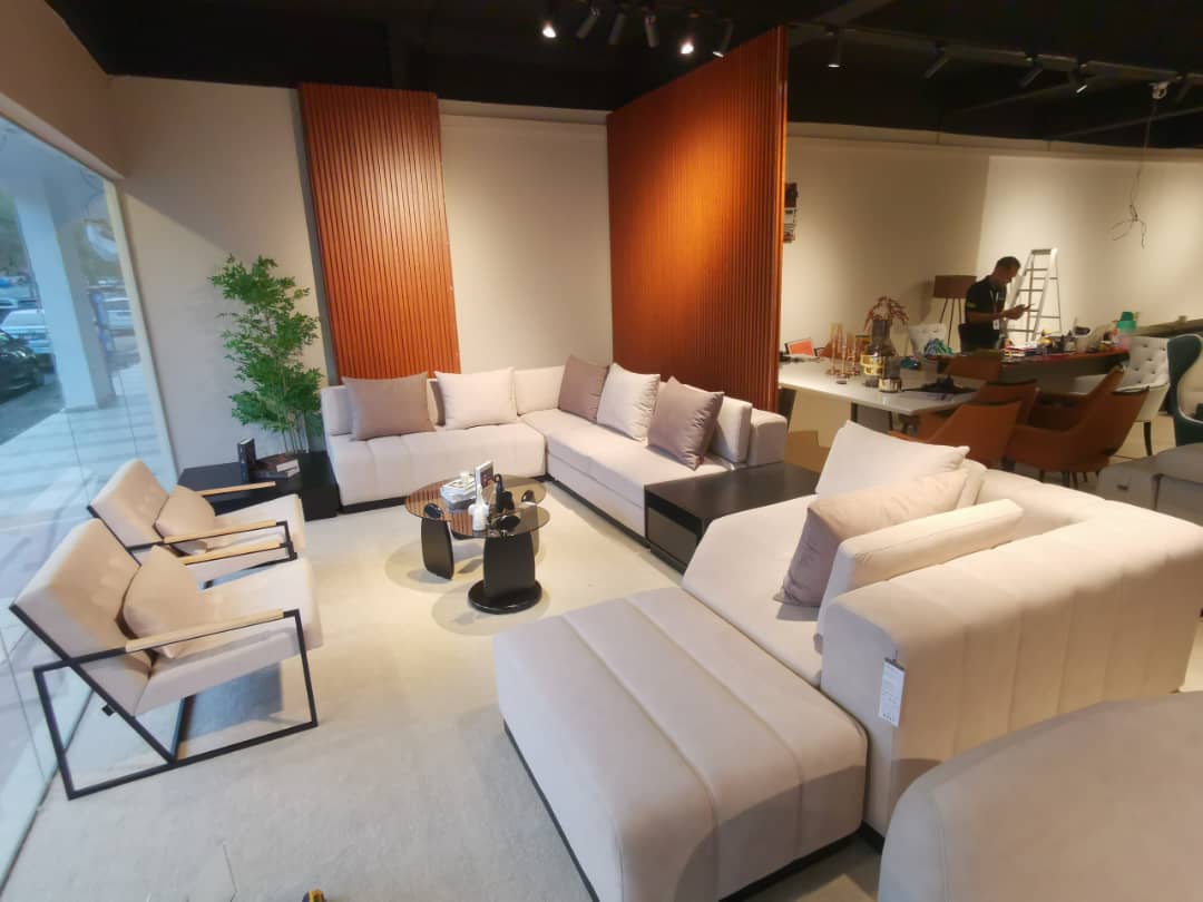 RHANOS Sectional Sofa